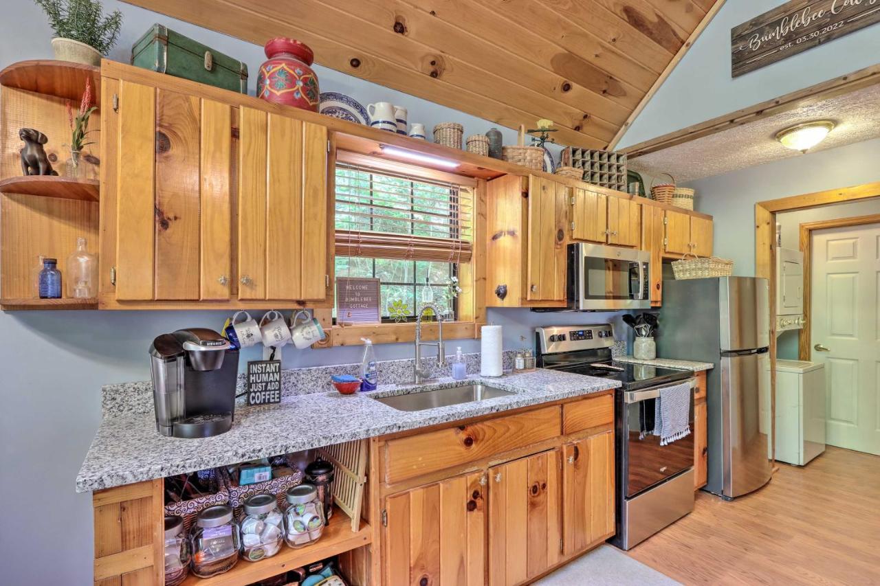 Bumblebee Cottage Murphy Retreat With Hot Tub Salem Dış mekan fotoğraf